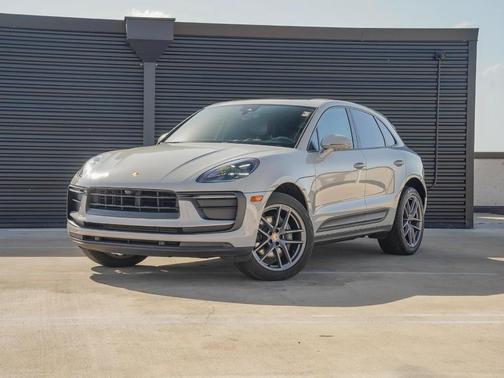 2022 Porsche Macan Base