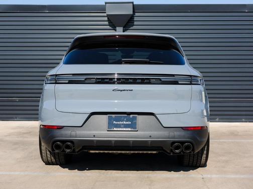 2025 Porsche Cayenne Base