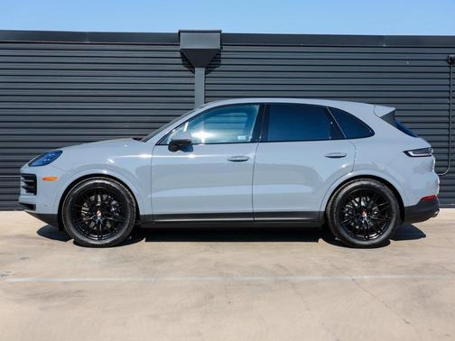 2025 Porsche Cayenne Base