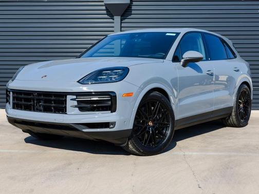 2025 Porsche Cayenne Base
