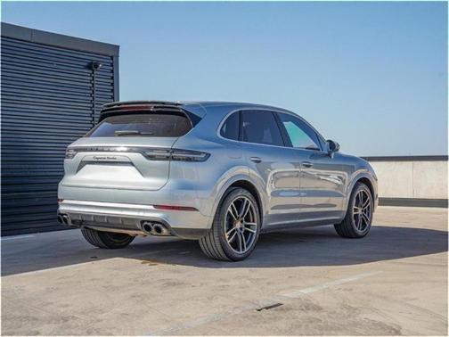 2022 Porsche Cayenne Turbo