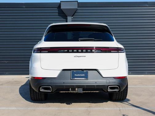 2025 Porsche Cayenne AWD