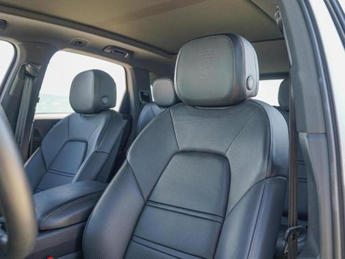 2024 Porsche Cayenne Base