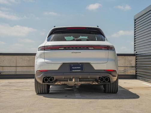 2024 Porsche Cayenne Base