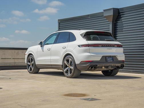 2024 Porsche Cayenne Base