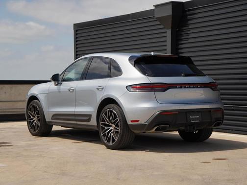 2024 Porsche Macan T