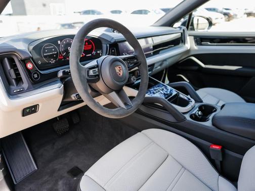 2025 Porsche Cayenne Base