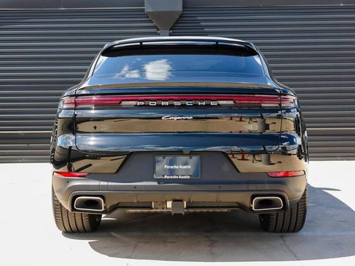 2025 Porsche Cayenne Base