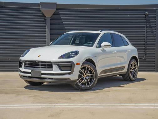 2022 Porsche Macan Base