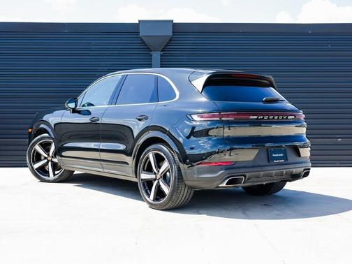 2025 Porsche Cayenne Base