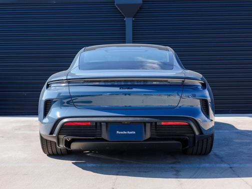 2026 Porsche Taycan Turbo