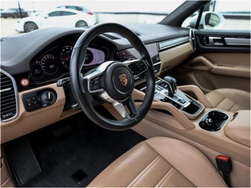 2023 Porsche Cayenne Platinum Edition