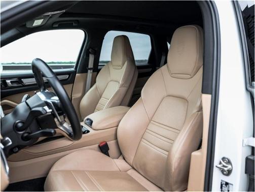 2023 Porsche Cayenne Platinum Edition