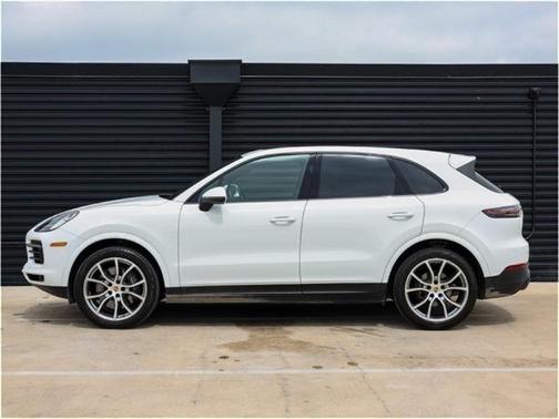 2023 Porsche Cayenne Platinum Edition