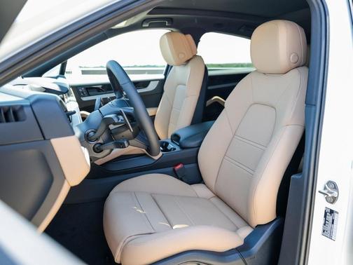 2025 Porsche Cayenne AWD