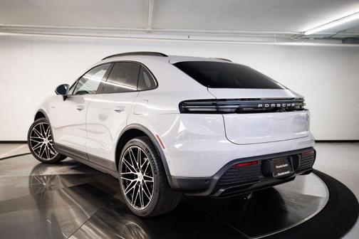 Chalk 2026 Porsche Macan 4