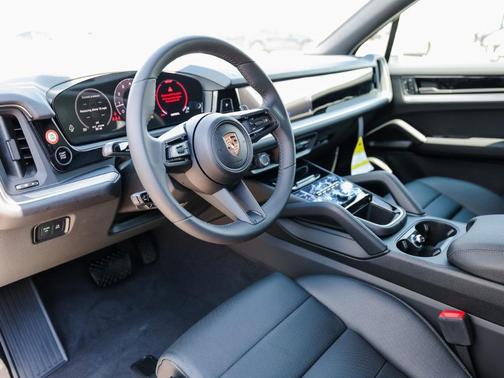 2025 Porsche Cayenne Base
