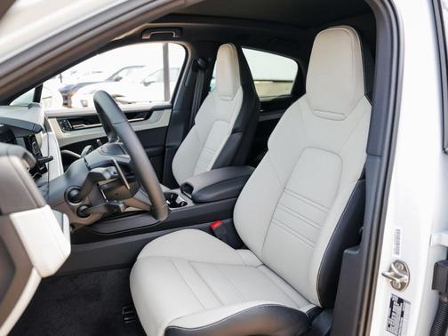 2025 Porsche Cayenne S