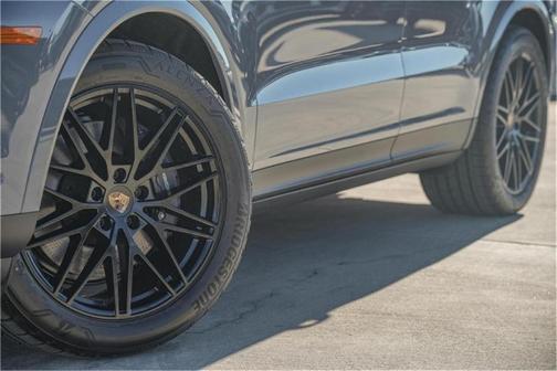 2025 Porsche Cayenne Base