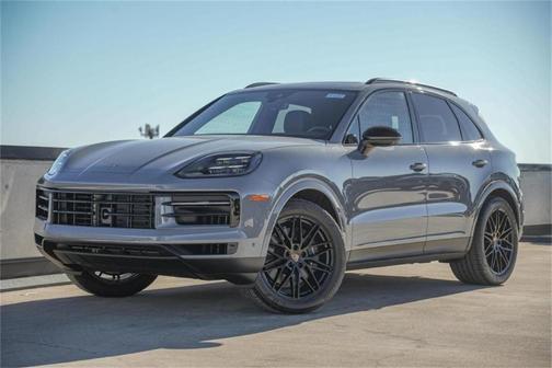 2025 Porsche Cayenne Base