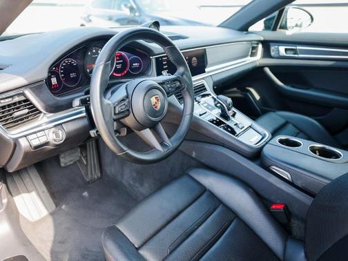 2023 Porsche Panamera Platinum Edition