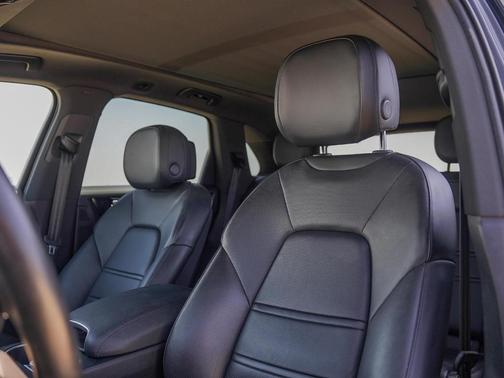 2021 Porsche Cayenne Base