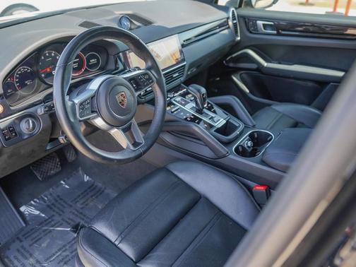 2021 Porsche Cayenne Base