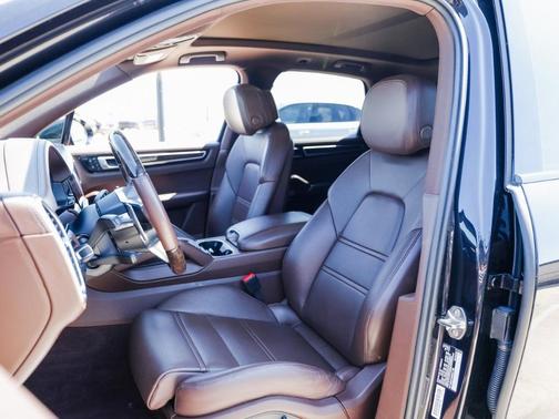 2022 Porsche Cayenne S