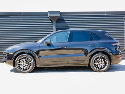 2022 Porsche Cayenne S
