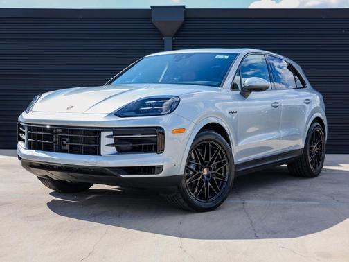 2025 Porsche Cayenne AWD