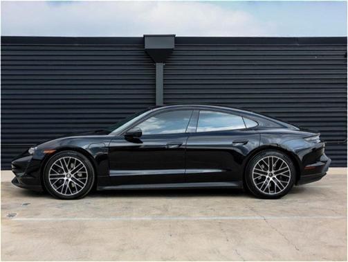 2022 Porsche Taycan Base