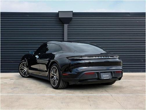 2022 Porsche Taycan Base