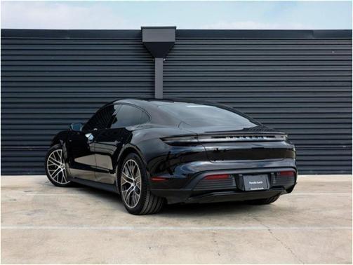 2022 Porsche Taycan Base