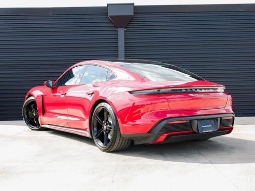 2020 Porsche Taycan Turbo