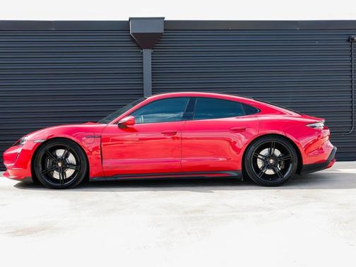 2020 Porsche Taycan Turbo
