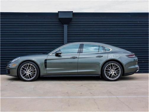 2022 Porsche Panamera 4S
