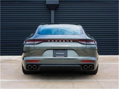 2022 Porsche Panamera 4S