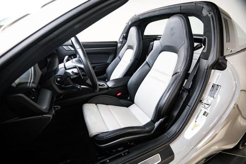 Chalk 2024 Porsche 911 Targa 4S