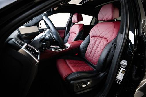 Black Sapphire Metallic 2025 BMW X6 xDrive40i