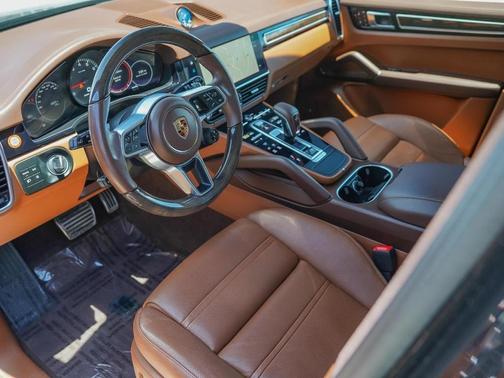 2022 Porsche Cayenne S Platinum Edition
