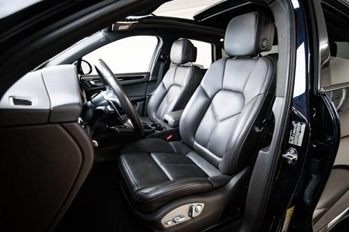 Night Blue Metallic 2020 Porsche Macan Base
