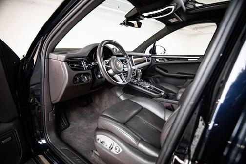 Night Blue Metallic 2020 Porsche Macan Base