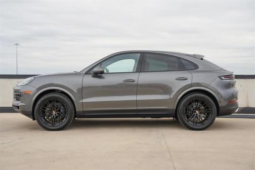 2025 Porsche Cayenne AWD