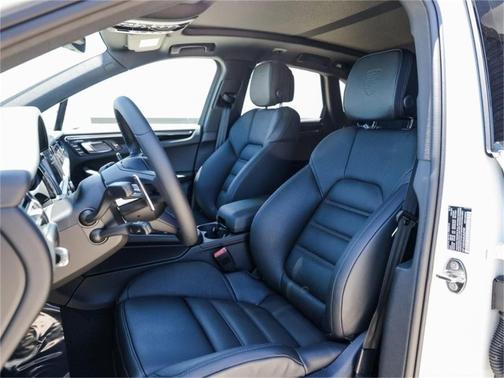 2025 Porsche Macan S