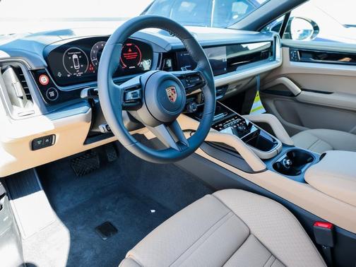 2025 Porsche Cayenne AWD
