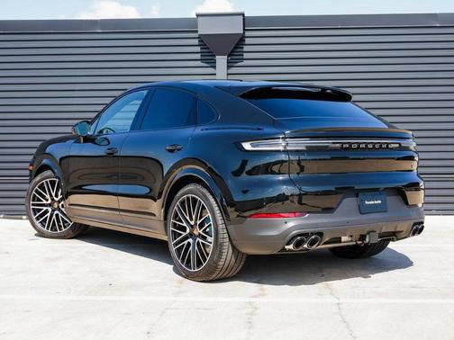 2025 Porsche Cayenne AWD