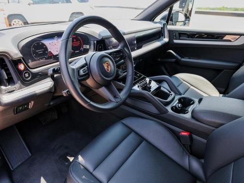 2025 Porsche Cayenne Base