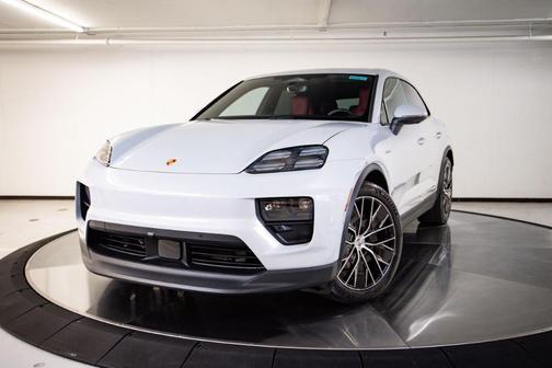 Ice 2026 Porsche Macan Base