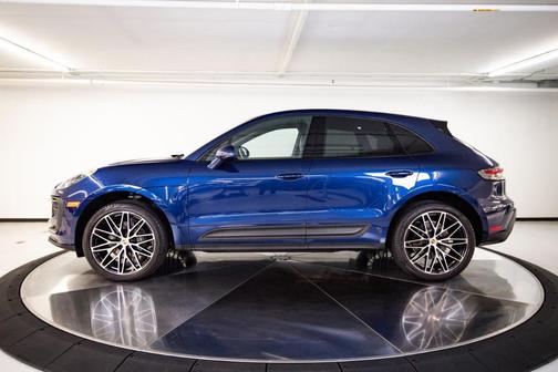 Gentian Blue Metallic 2025 Porsche Macan