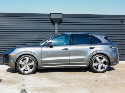 2026 Porsche Cayenne GTS